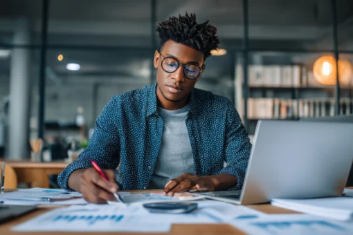 Fluxo de caixa projetado: como prever receitas e despesas em projetos